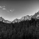 Photographie noir et blanc du massif du Vignemale depuis la vallée du Marcadau, Hautes Pyrénées