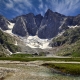 Le Vignemale, plus précisément la pique Longue, est un sommet des Pyrénées, situé à la frontière franco-espagnole, dans le massif du Vignemale. Il est, avec ses 3 298 m, le point culminant des Pyrénées françaises, des Hautes-Pyrénées, de la région Occitanie et de l'ancienne province de Gascogne.